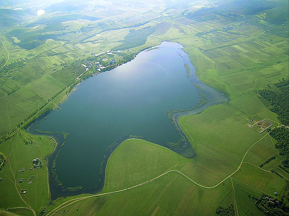 flats for sale in Tbilisi Georgia at Dream Lake Resort. Buy luxury apartments near Bazaleti Lake